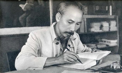 Kinh nghiệm viết báo của Chủ tịch Hồ Chí Minh Không sợ khó, có quyết tâm